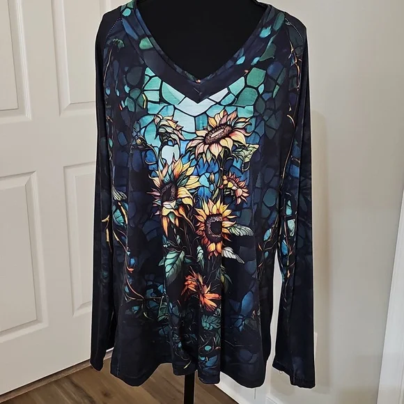 Top - Picture 4 of 14